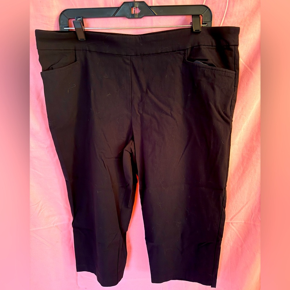 Black Capri trousers
